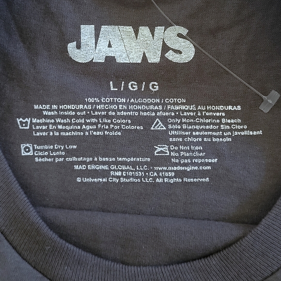 Mad😡 Engine Global🌎 LLC JAWS🦈 Graphic Tee👕 - NWOT - Picture 5 of 11